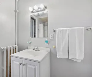 Photo 4 - Cozy 1BR Retreat in Brownstown Relax & Unwind!