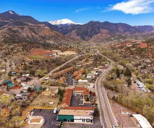 Photo 2 - The Ridge Hotel - Manitou Springs