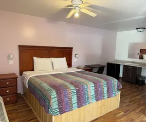 Photo 2 - Pleasant Hill Motel
