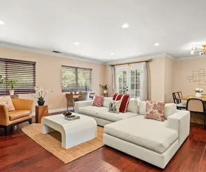 Photo 5 - Chic Family Getaway Near LA With Space to Unwind