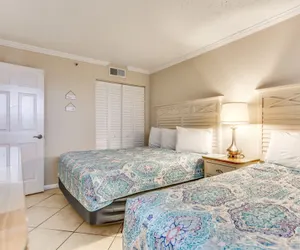 Photo 3 - Oceanview Condo at Meridian Plaza