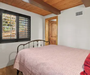 Photo 5 - A Woodsy Mountain Retreat