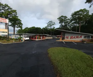 Photo 2 - Bama Motel By OYO Mobile US-90