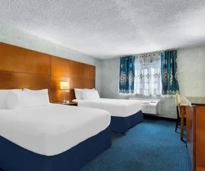 Photo 5 - Hiltop Hotel