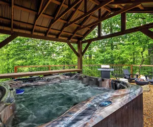 Photo 2 - Firefly Mountain Suites Sleeps 36 Indoor Pool, Hot Tub, Game Room, Playground