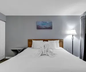 Photo 4 - Oceanfront Condo at Meridian Plaza