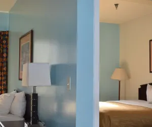 Photo 4 - GUEST COTTAGES & SUITES