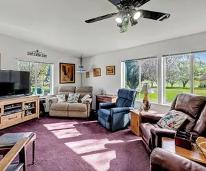 Photo 2 - 3BR Retreat in Prosser Perfect for Wine Lovers