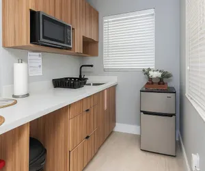 Photo 4 - Hollywood Beach Family-friendly 1BR