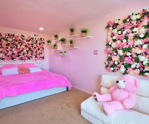 Photo 4 - Pink Luxe Spa Retreat