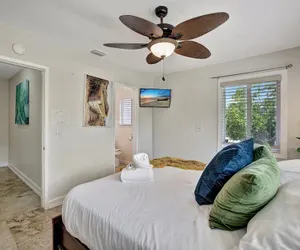 Photo 3 - Beach Duplex 3br Manor with Heated Pool