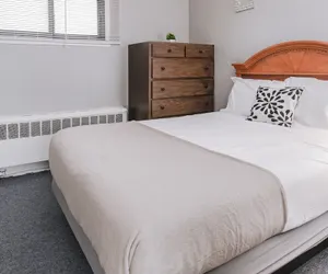 Photo 2 - Charming Room w/ Private Bath & Wi-fi in Brownstown!