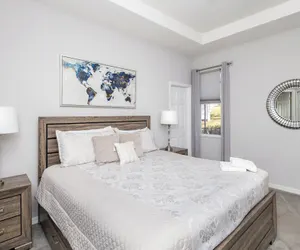 Photo 4 - Silver Lining Luxury for 10!