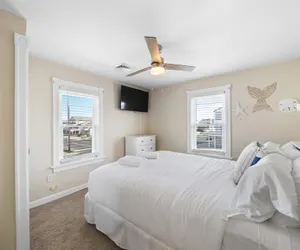 Photo 3 - 4BR Shore House-Close To The Action