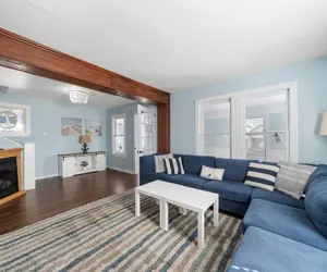 Photo 2 - 4BR Shore House-Close To The Action