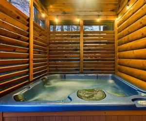 Photo 3 - Resort Pool Fitness Room Hot Tub Jacuzzi