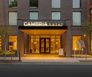 Photo 2 - Cambria Hotel Portland - Pearl District
