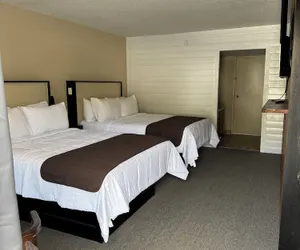 Photo 4 - Sleepy Bear Motel