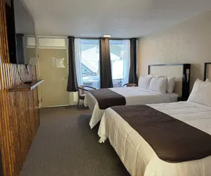 Photo 3 - Sleepy Bear Motel