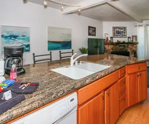 Photo 5 - Bayview Condo