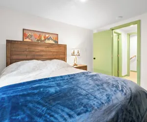 Photo 5 - Charming Cabin Escape