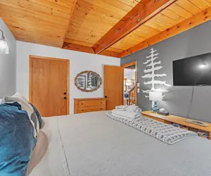 Photo 5 - Modern Mountain Retreat Near Dolly Sods & Skiing 3 Bedroom Home