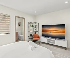 Photo 5 - Stylish New Home Bright, Modern & Fully Stocked