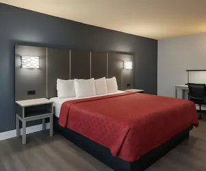 Photo 2 - Blueway Inn & Suites Roseville