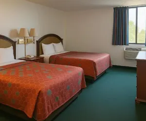 Photo 4 - Blueway Inn & Suites Roseville