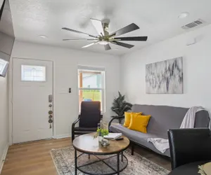 Photo 5 - Your Amazing 3BR 2BA Downtown Delight
