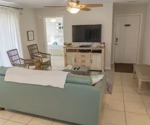 Photo 5 - Beachside Villas 823