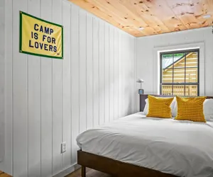 Photo 3 - Pet-friendly Cabin 1 Gburg Fire Pit Games