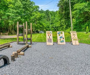 Photo 3 - 5 Cabins in Gburg Sleeps 16 Firepit Games