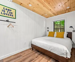 Photo 4 - Gburg Pet-friendly Studio Cabin 5 Firepit Games