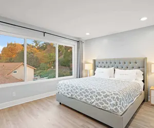 Photo 2 - Luxury Hilltop Stay Pool Views Sleeps Many