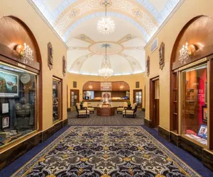 Photo 4 - Marines Memorial Club & Hotel