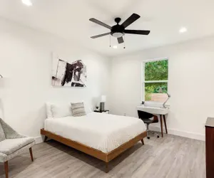 Photo 2 - Luminous and Cozy 3BR 2Bath Escape