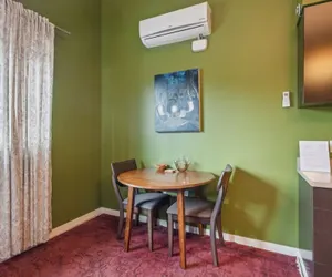 Photo 5 - Hazelnut Suite - 204