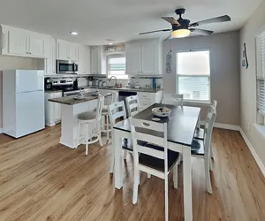 Photo 5 - Surfside Beach House
