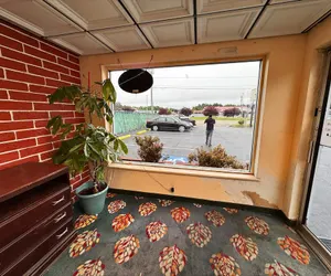 Photo 3 - Cloverleaf Motel By Belvilla Richmond Near Turnpike