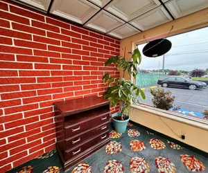 Photo 4 - Cloverleaf Motel By Belvilla Richmond Near Turnpike