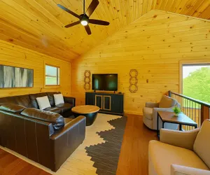 Photo 2 - Rainbow Falls Retreat