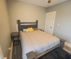 Photo 2 - Large 6Br, 2Ba Close To Niagara Falls