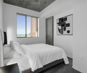 Photo 3 - Phoenix Urban Luxury Escape