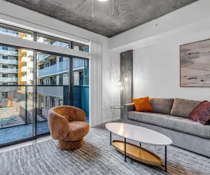 Photo 2 - Phoenix Urban Luxury Escape