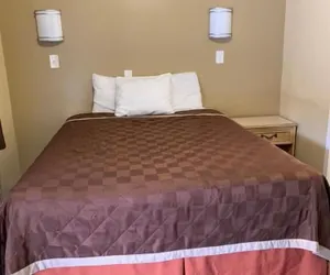 Photo 3 - Sunlight Motel