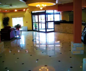 Photo 5 - Robinson Inn and Suites