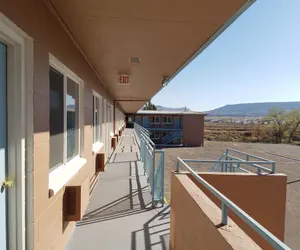 Photo 2 - Leisure Lodge Motel