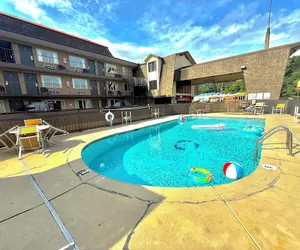 Photo 4 - TENNESSEE MOUNTAIN LODGE