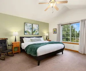 Photo 4 - Rigden Retreat Garage, Dog Friendly, Near Trails